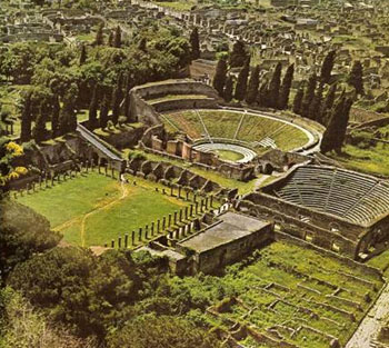 Πομπηία: τα δύο ρωμαϊκά θέατρα (αεροφωτογραφία)
