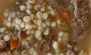 Σούπα μοσχαράκι με λαχανικά και κριθάρι