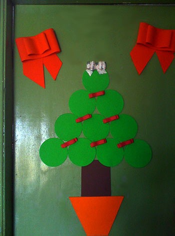 Χριστουγεννιάτικο δέντρο για την πόρτα